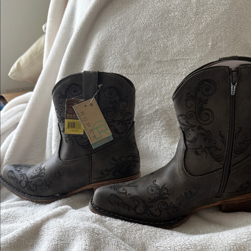 Roper Charcoal Western Boots with Floral Embroidery